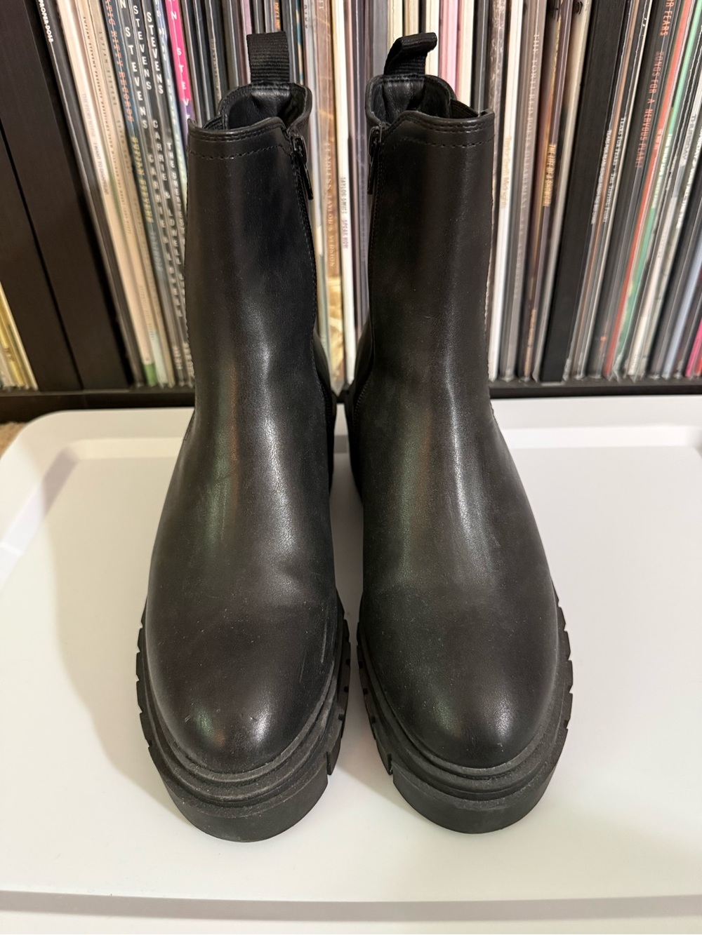 Black Women's Chunky Chelsea Boots - Sleek Platform Style - Picture 2 of 4